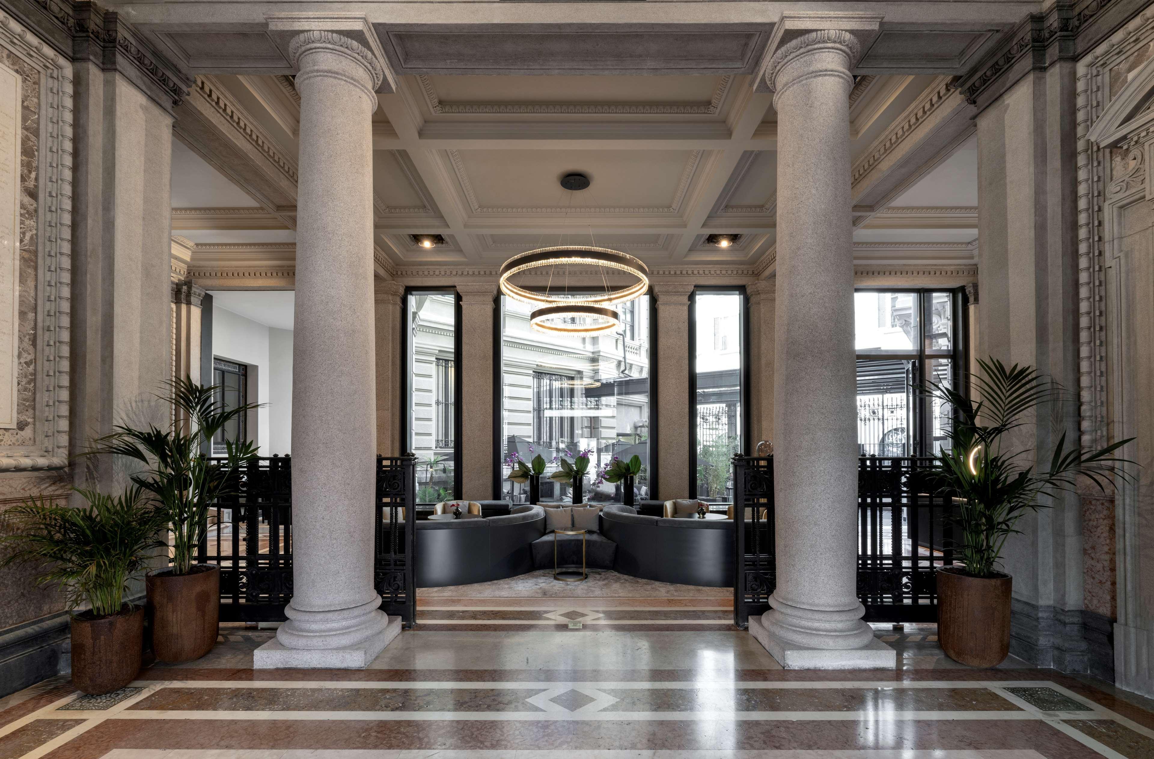 Radisson Collection Hotel, Palazzo Touring Club 5* Milano